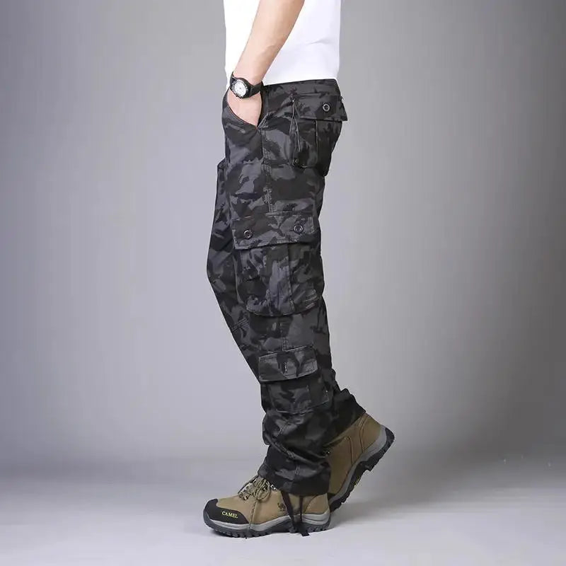 Men's tactical camouflage cargo pants in cotton with multiple pockets