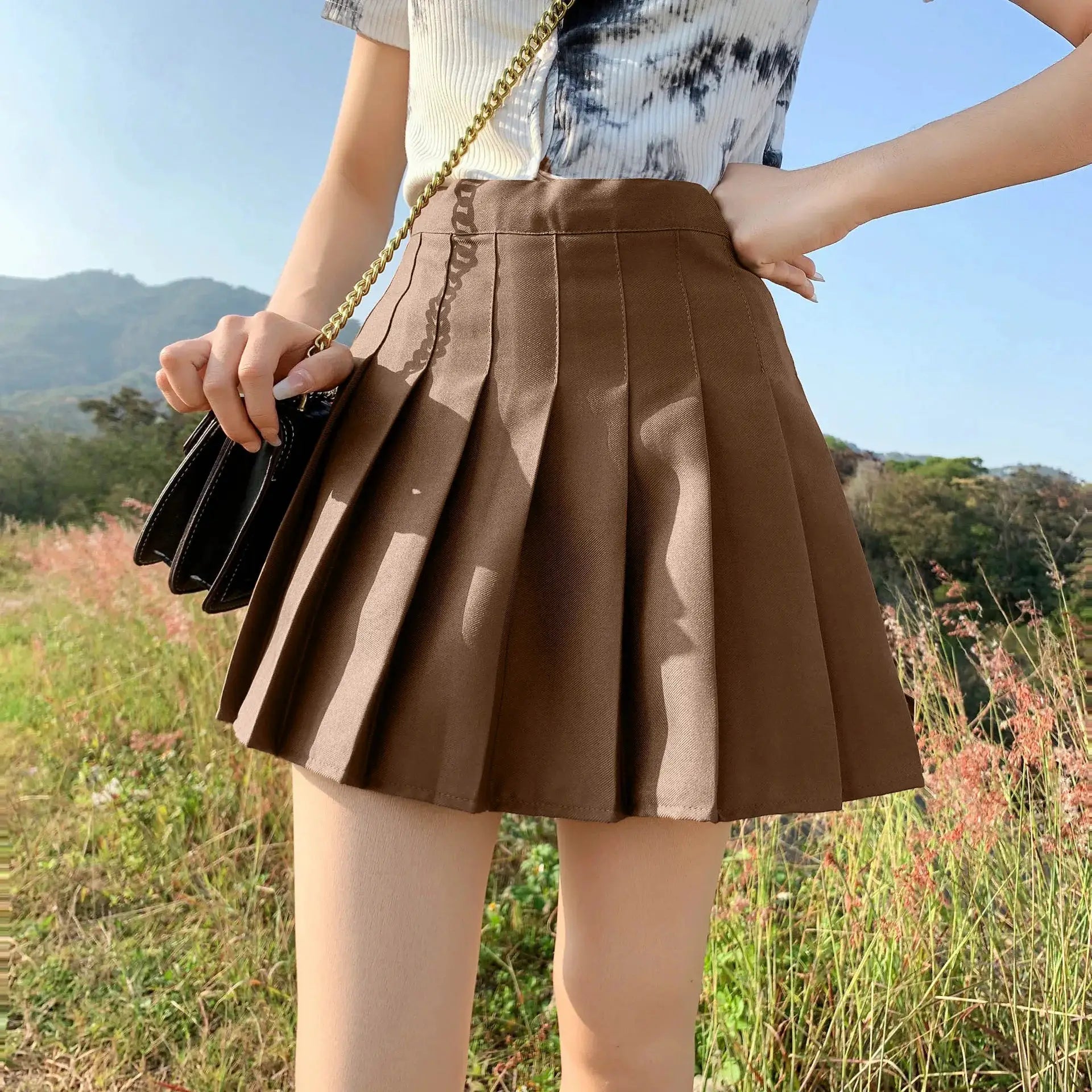 NovaModa White Pleated Mini Skirt For Women High Waist Zip Closure Summer Dancewear Casual Style