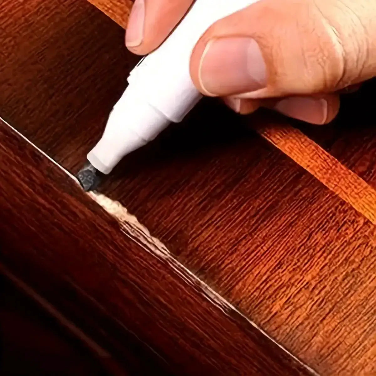 Set of 6 white wood furniture repair pens for parquet seam touch-ups