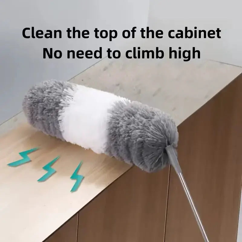 Extendable microfiber duster wand with retractable pole; 284 cm reach for high ceilings by Simples Market.