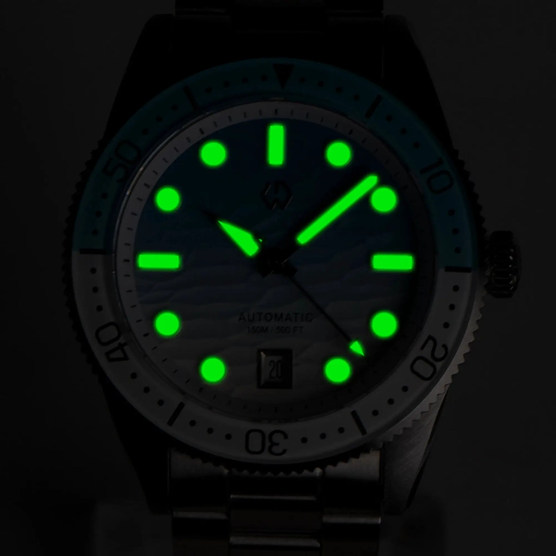 WISHDOIT men's automatic dive watch from Simples Market with ocean blue/white ripple dial and green luminescent markers