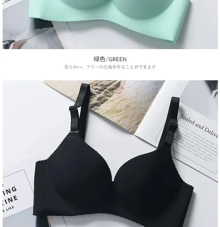 Bra black seamless wireless with scalloped edges and adjustable straps