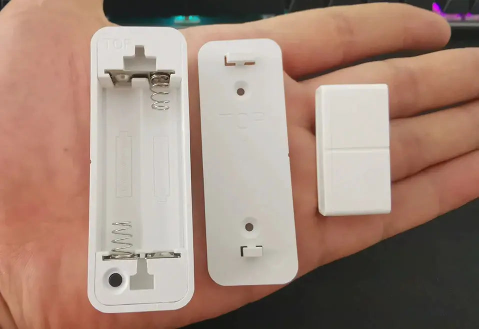 Simples Market white 3-piece Tuya Zigbee door sensor set with battery housing and mounting plate