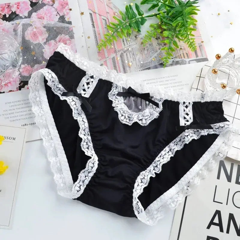 Black lace-trim panties with white lace edging and tiny bows, Simples Market