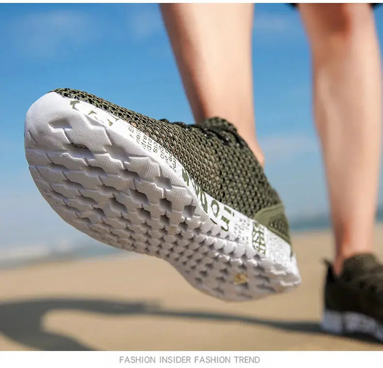 Simples Market water shoes: olive-green mesh upper with white foam sole, beach-ready summer sneakers