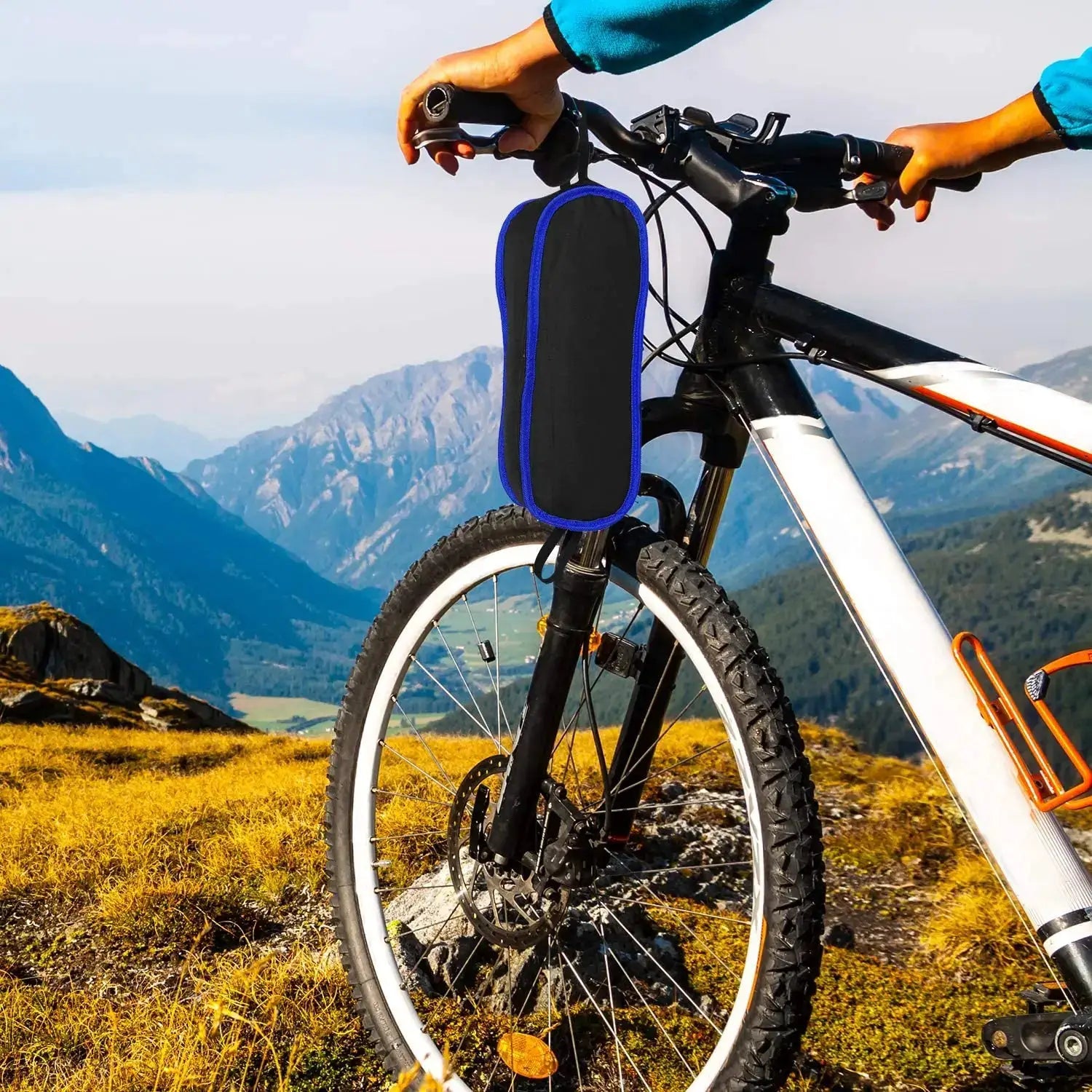 Folding chair Ultralight detachable portable chair bag with blue edge mounted on bike handlebars