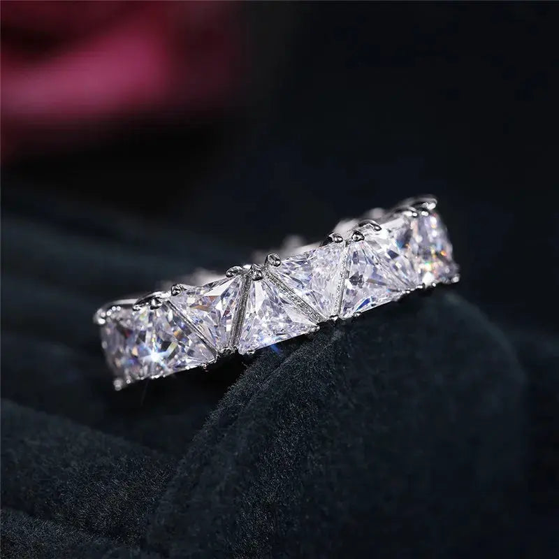 Huitan luxury triangle-design cubic zirconia promise ring in brass for women
