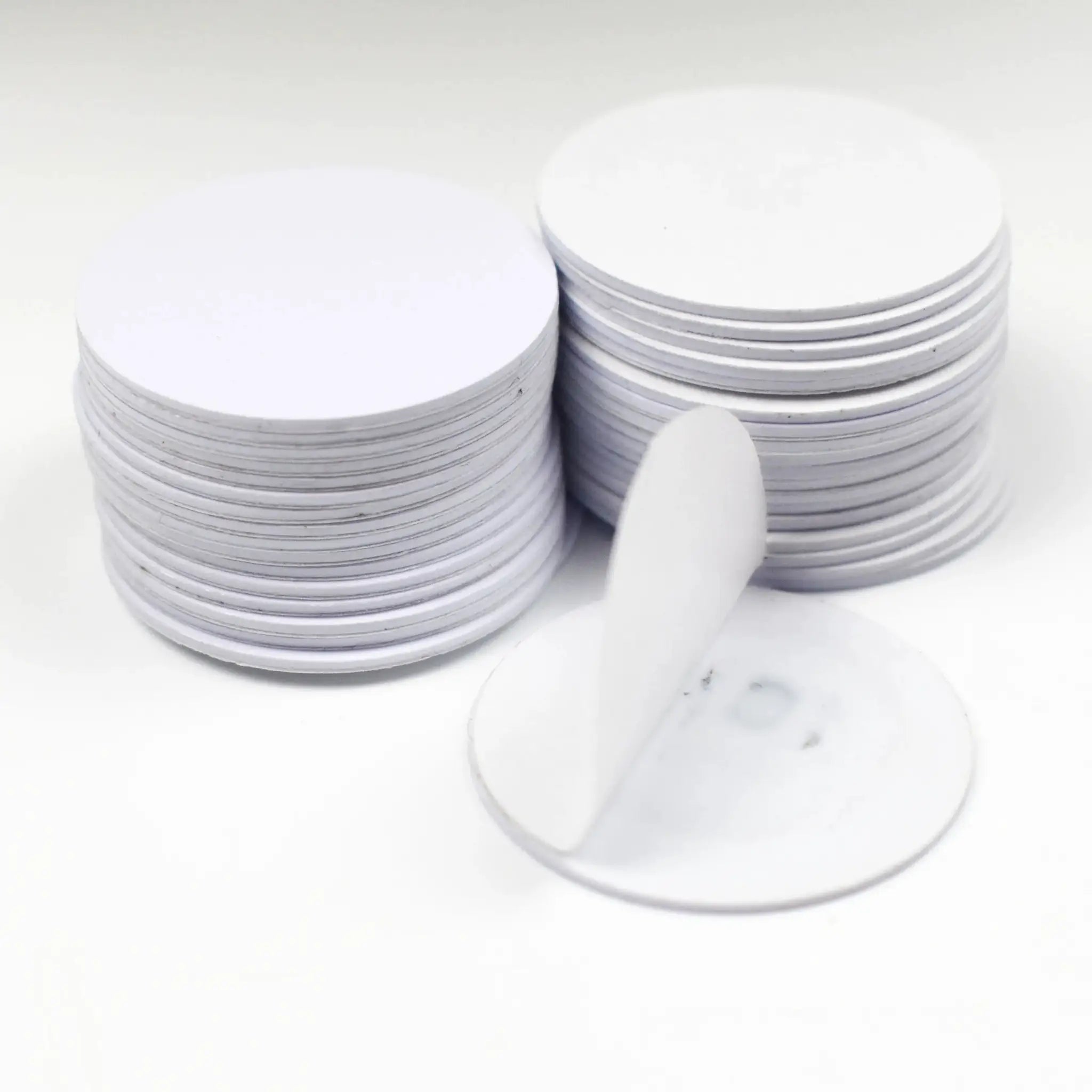 10Pcs adhesive-backed RFID coin cards, read-only, 25–30mm diameter, 125kHz TK4100 EM4100