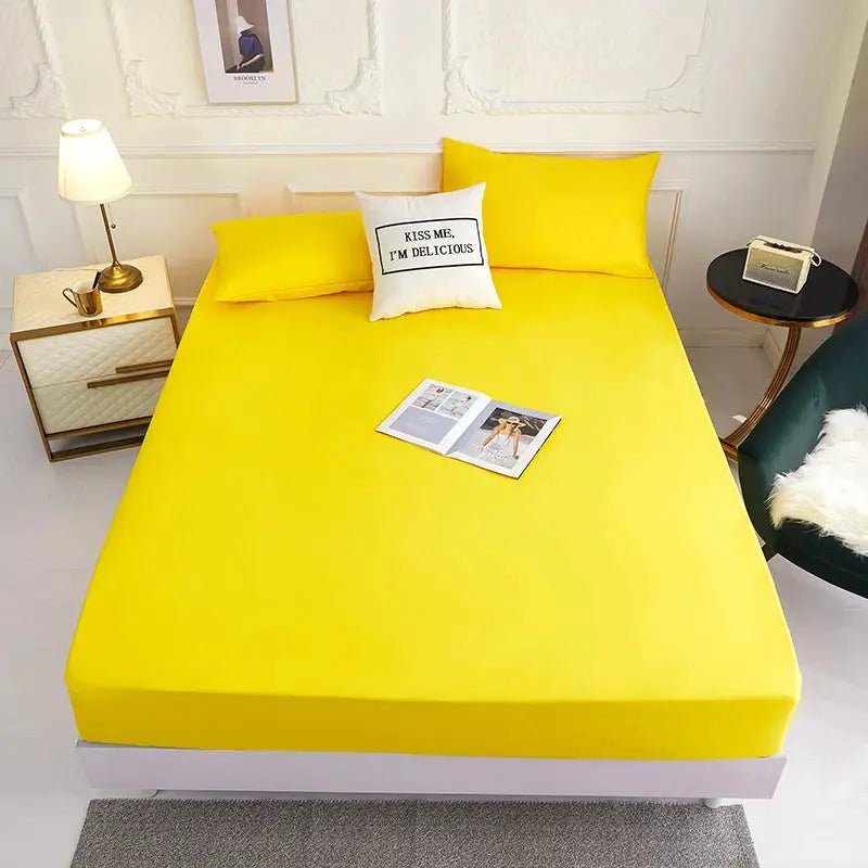 Fitted bed sheet by Simples Market, solid yellow 100% polyester with elasticized edges