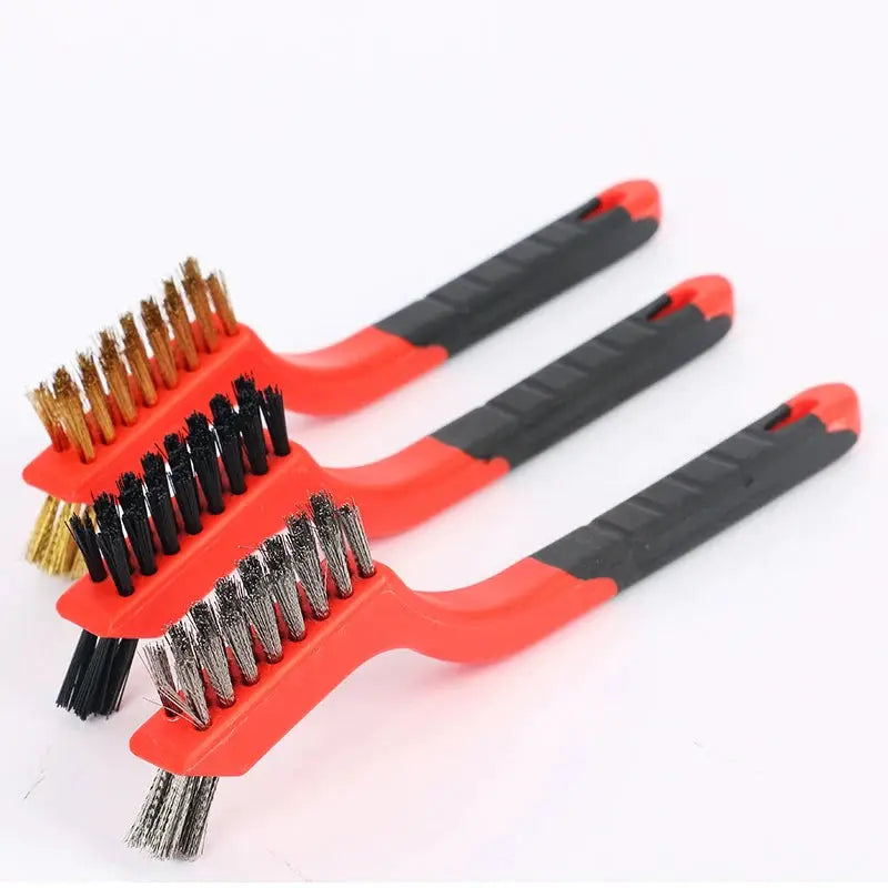 3-piece 7-inch stainless steel wire brush set by Simples Market with red and black handles for rust removal.
