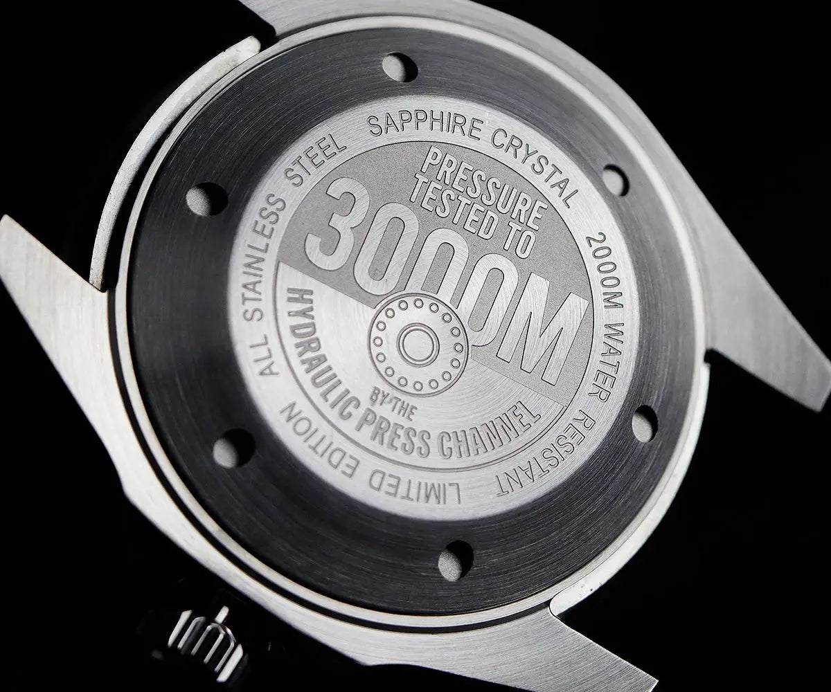 Simples Market Cronos automatic diver watch with stainless steel bracelet and 2000m water resistance