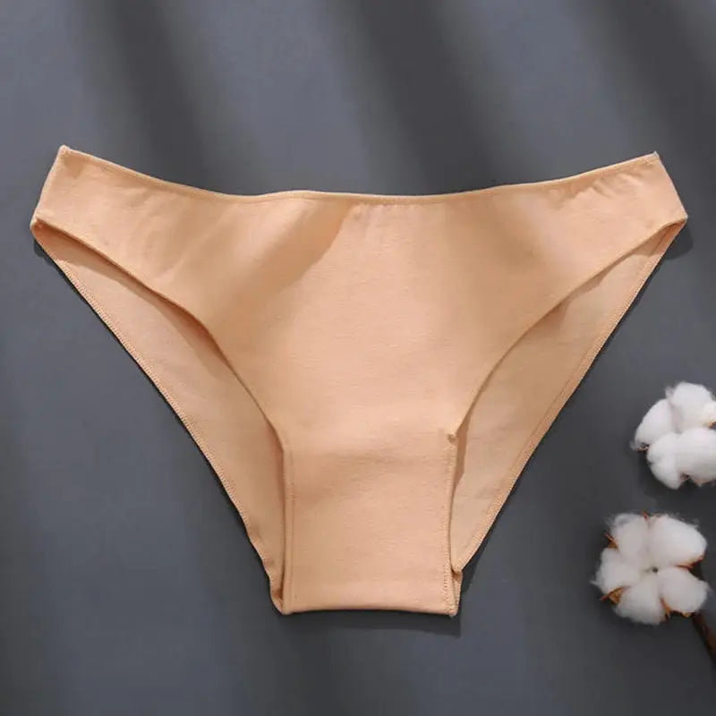 Plus-size women's cotton low-waist briefs in nude beige by Simples Market