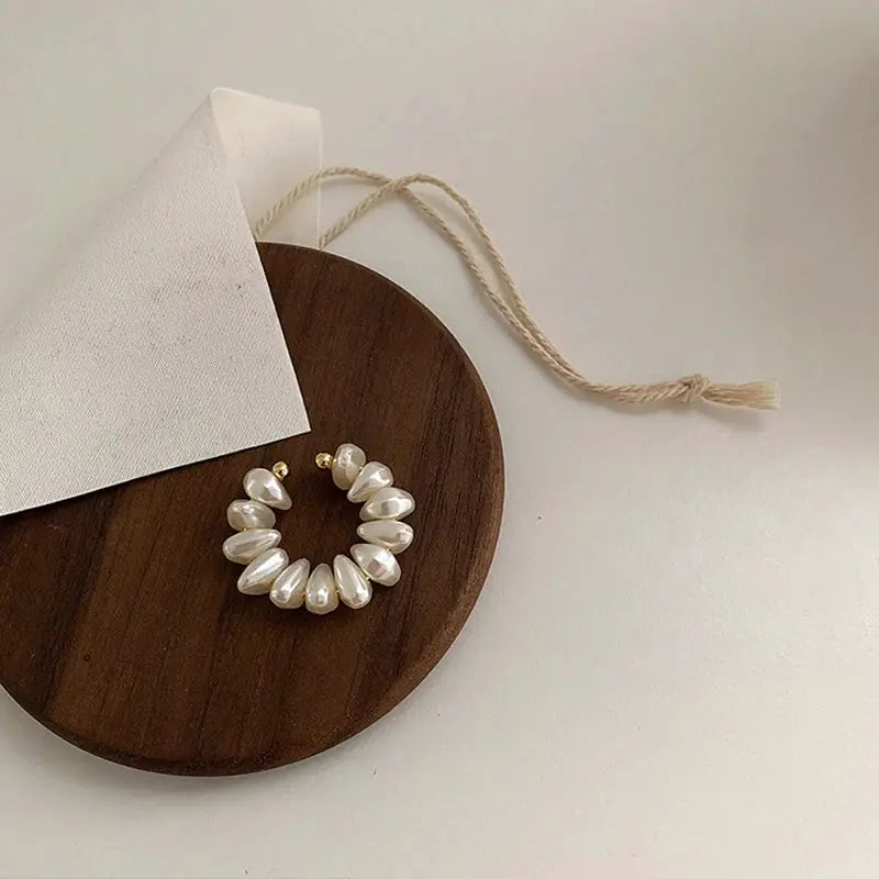 LuxePearl Irregular Pearl Ear Clip Fake Piercing Cuff With Retro French Elegant Geometric Jewelry