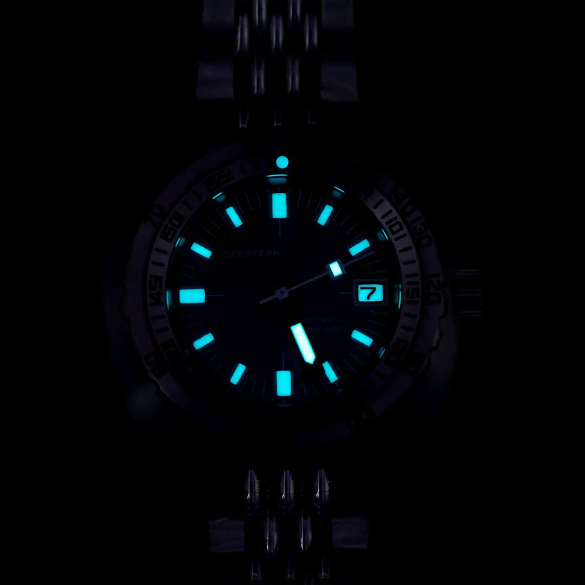 Seestern men's diver watch with stainless steel bracelet, blue luminous markers and date window