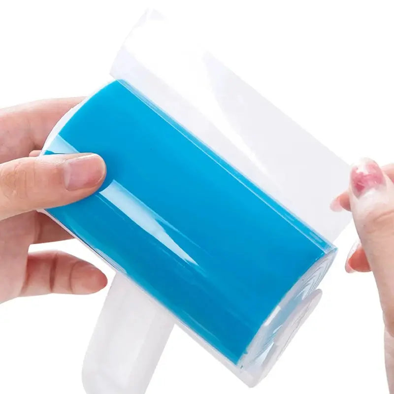 Sticky roller by Simples Market, blue washable pet hair remover for clothes and home use