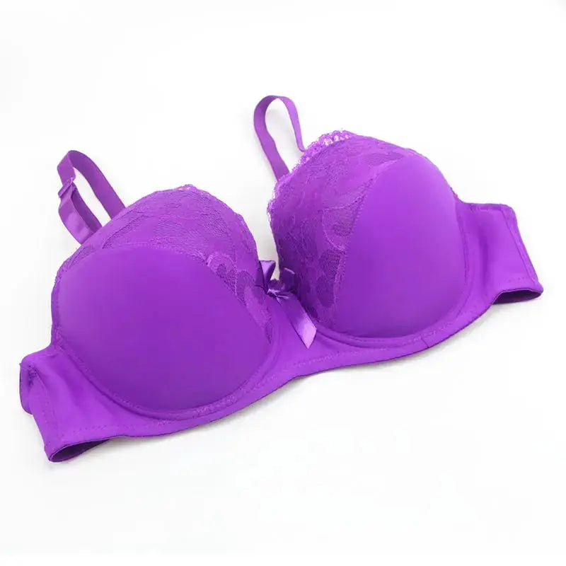 Lace purple underwire bra by Simples Market with molded cups and adjustable straps