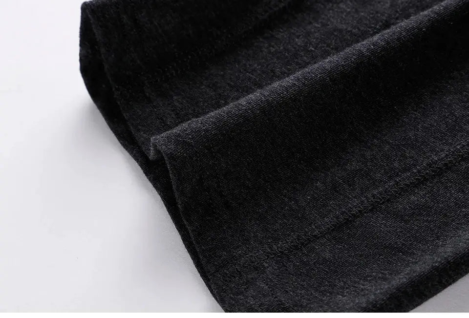Long-leg men's boxer shorts in black cotton, Simples Market brand, fabric close-up