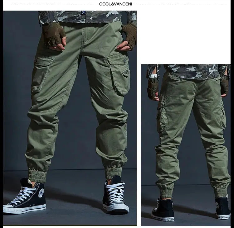 Simples Market men's khaki cargo joggers with multiple pockets and elastic cuffs.