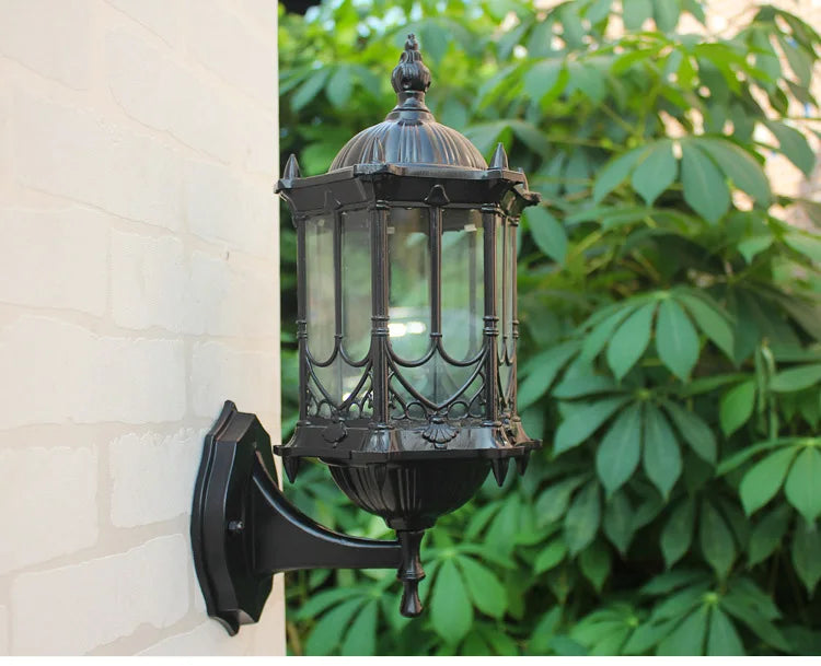 Simples Market retro outdoor waterproof E27 wall lamp, black iron lantern wall sconce with glass panels.