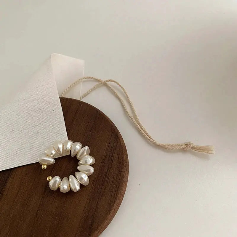 LuxePearl Irregular Pearl Ear Clip Fake Piercing Cuff With Retro French Elegant Geometric Jewelry