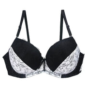 Simples Market lace push-up bra, black cups with white patterned band, adjustable straps.