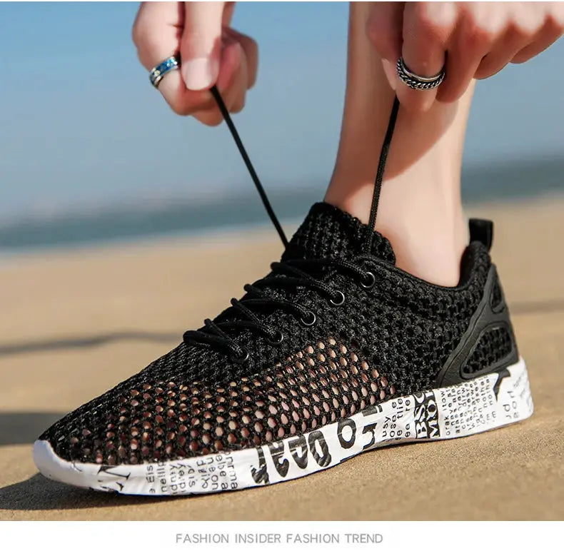 Simples Market men's black mesh water shoes with foam sole on beach, breathable sneakers