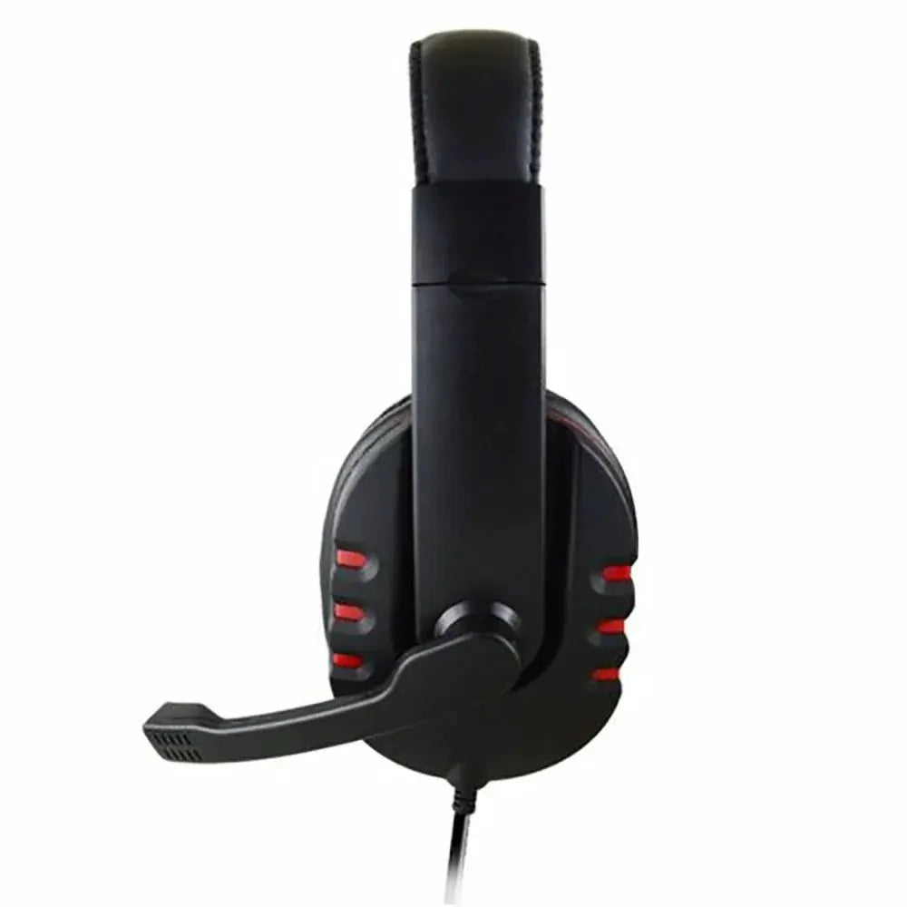 Gaming headset with mic, black over-ear design with red accents, wired 3.5mm for PS4/PC