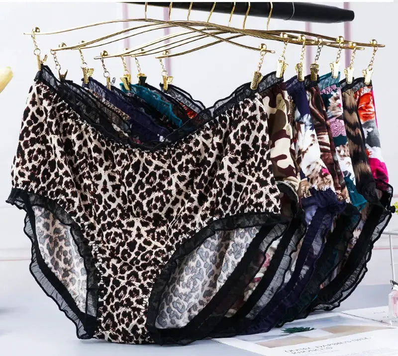 Simples Market women's mid-waist lace-trim panties, leopard print with ruffles, assorted colors on hangers