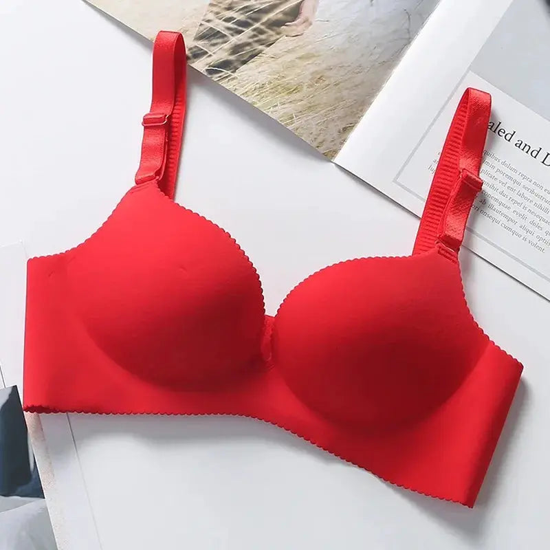 Simples Market red seamless push-up bra with adjustable straps, wireless plunge