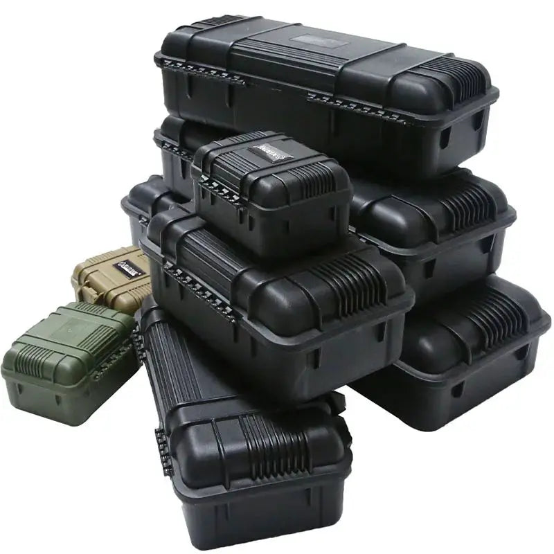 Simples Market tool box set: rugged waterproof, shockproof hard cases in black and olive-green with sponge inserts.