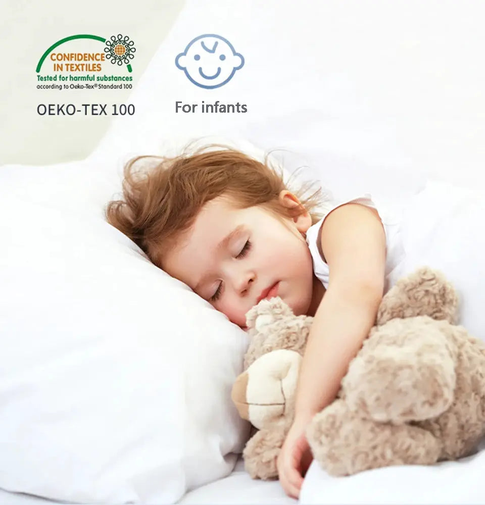 Simples Market smooth waterproof pillow cover; sleeping infant with teddy, OEKO-TEX 100 and For infants logos