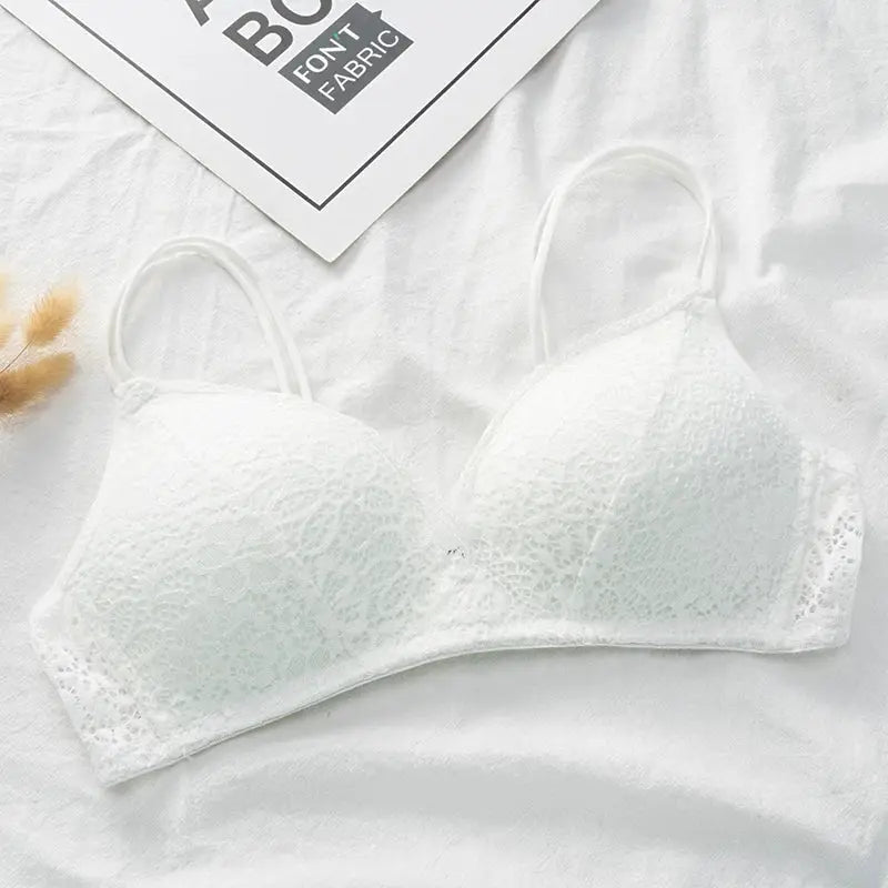 Women’s white lace bralette wireless bra with floral pattern by Simples Market