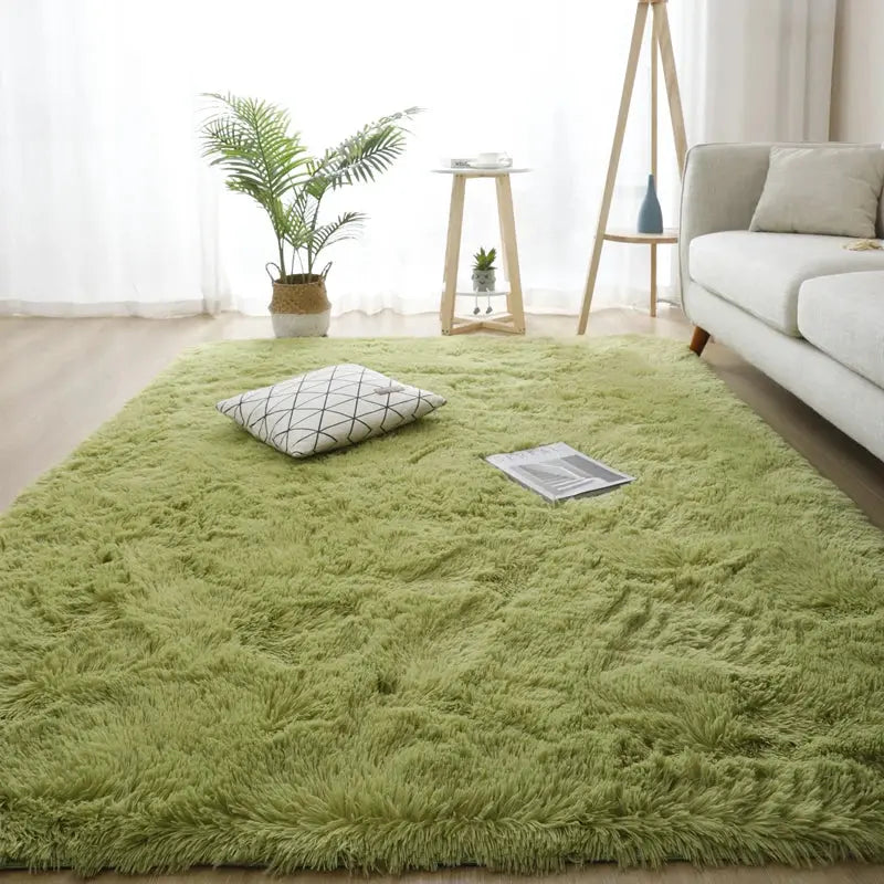 Grey shaggy living room rug, large 160x230 cm, fluffy long-pile floor mat for living room or children's room.