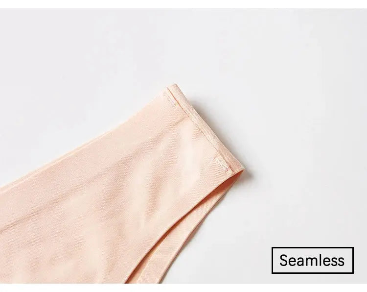 Women's seamless panties by Simples Market in peach ice-silk fabric