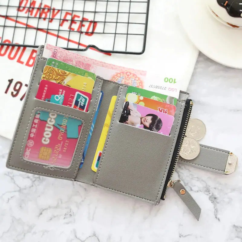 Simples Market gray PU women's zipper wallet with card slots and coin pocket.