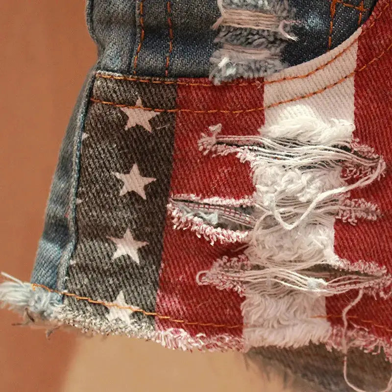 Mid waist jeans shorts with USA flag print and distressed patches, Simples Market