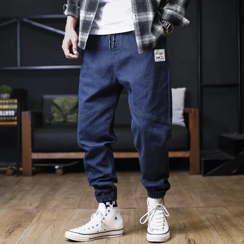 Plus size denim jogger jeans with cargo pockets, dark blue, Simples Market patch, ankle-length.