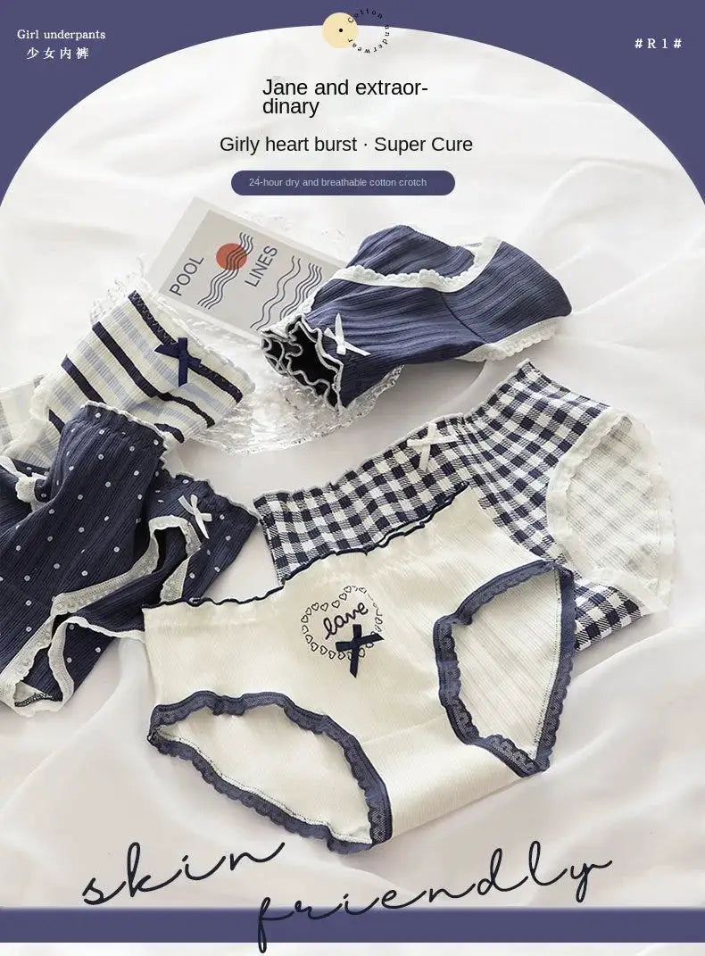 4-piece cotton women's underwear set; mid-rise briefs in navy and white with lace trim and bow accents (Simples Market)