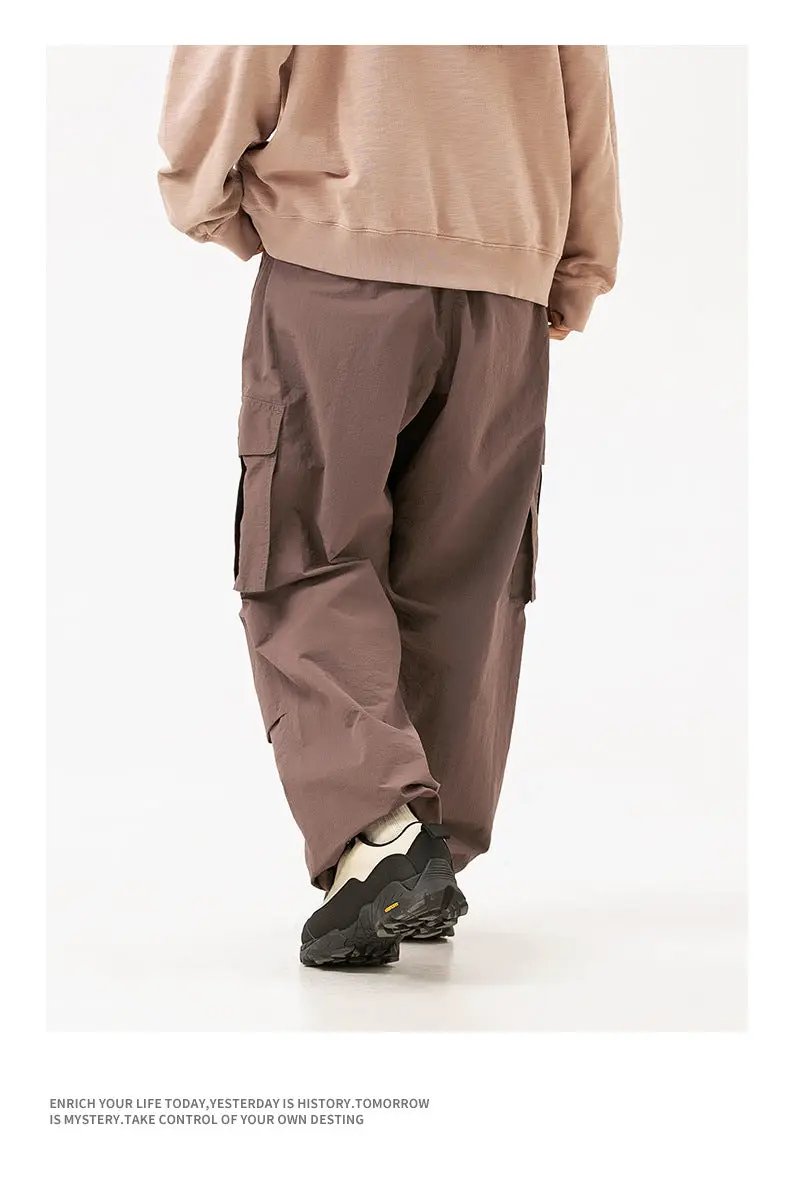 Ultra loose outdoor cargo pants, brown wide-leg track trousers with cargo pockets, waterproof quick-dry