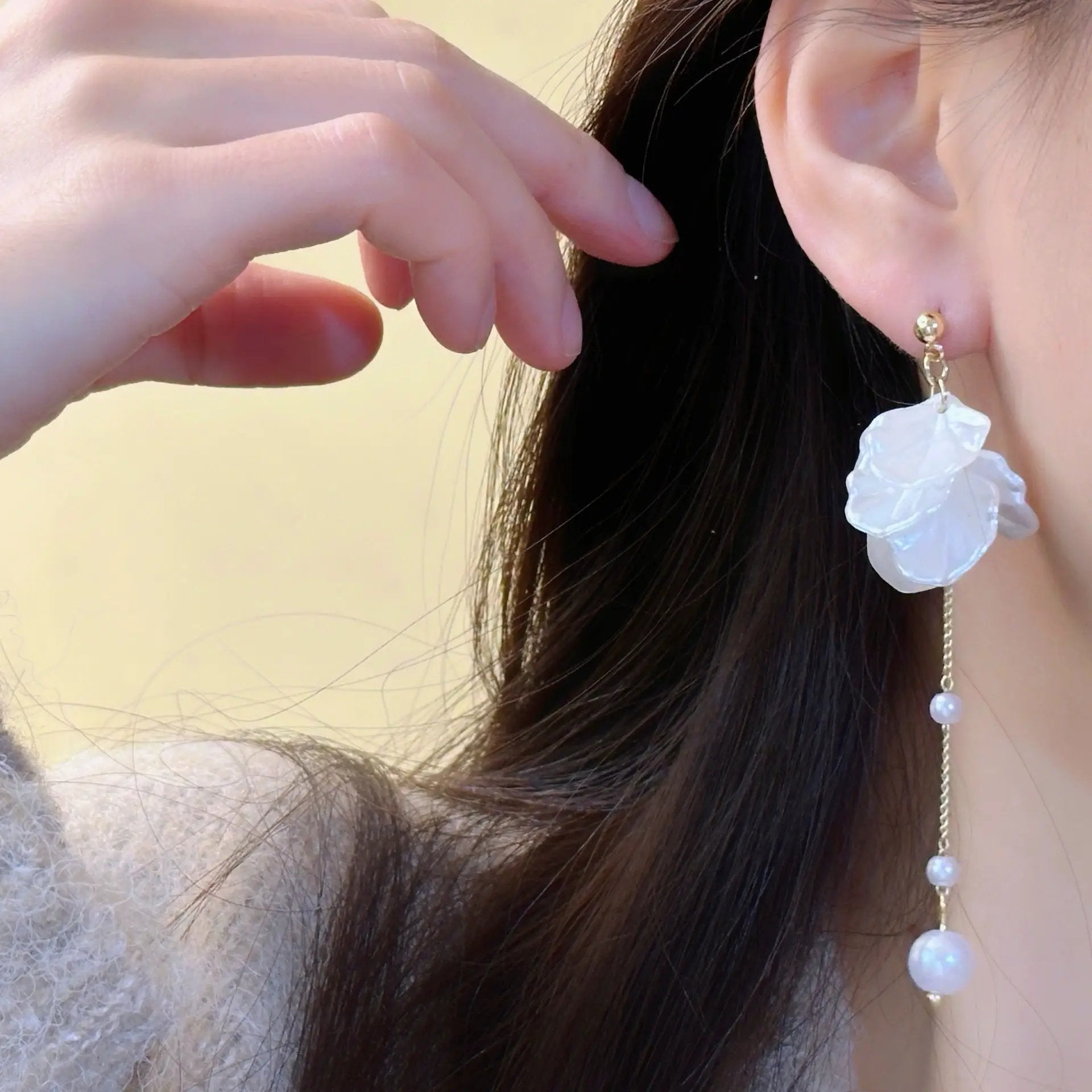 White glossy shell flower pendant earring with pearl bead drop