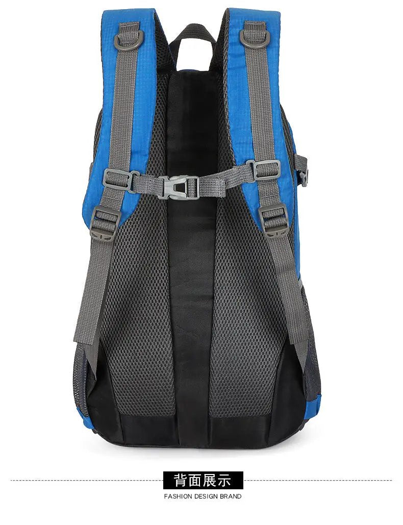 Classic 40L outdoor backpack by Simples Market, blue and black with padded straps and breathable back panel