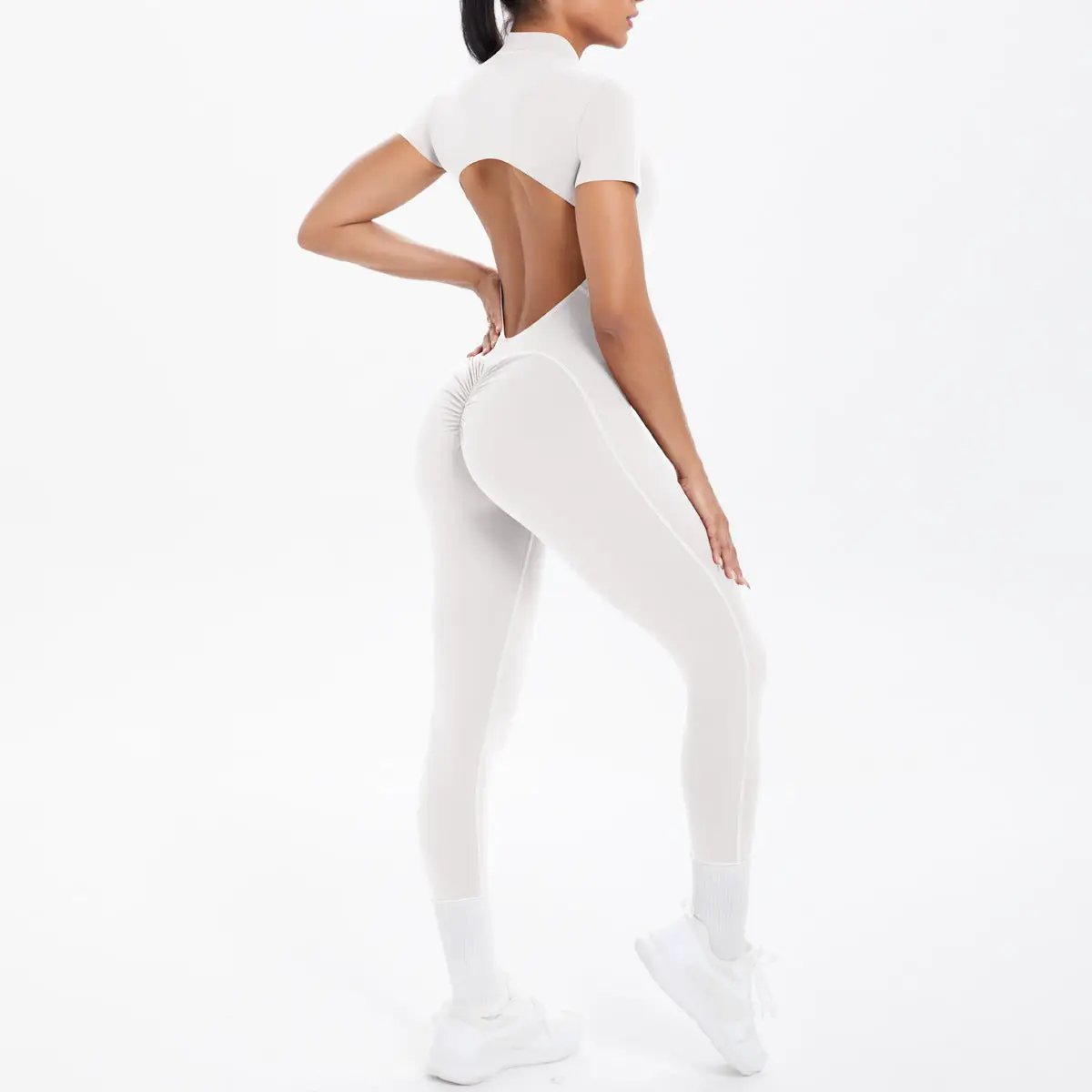 Backless bodycon scrunch jumpsuit for women in white by Simples Market, with push-up design and chest cushion
