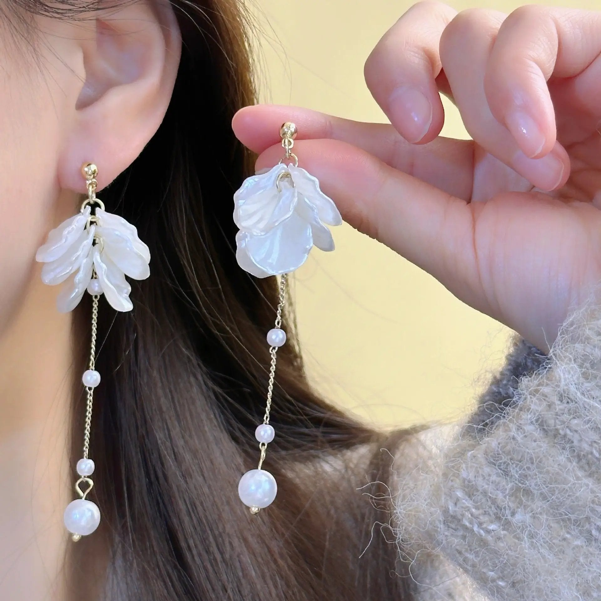 Earrings shell flower pendant with pearl beads on gold chains, pair
