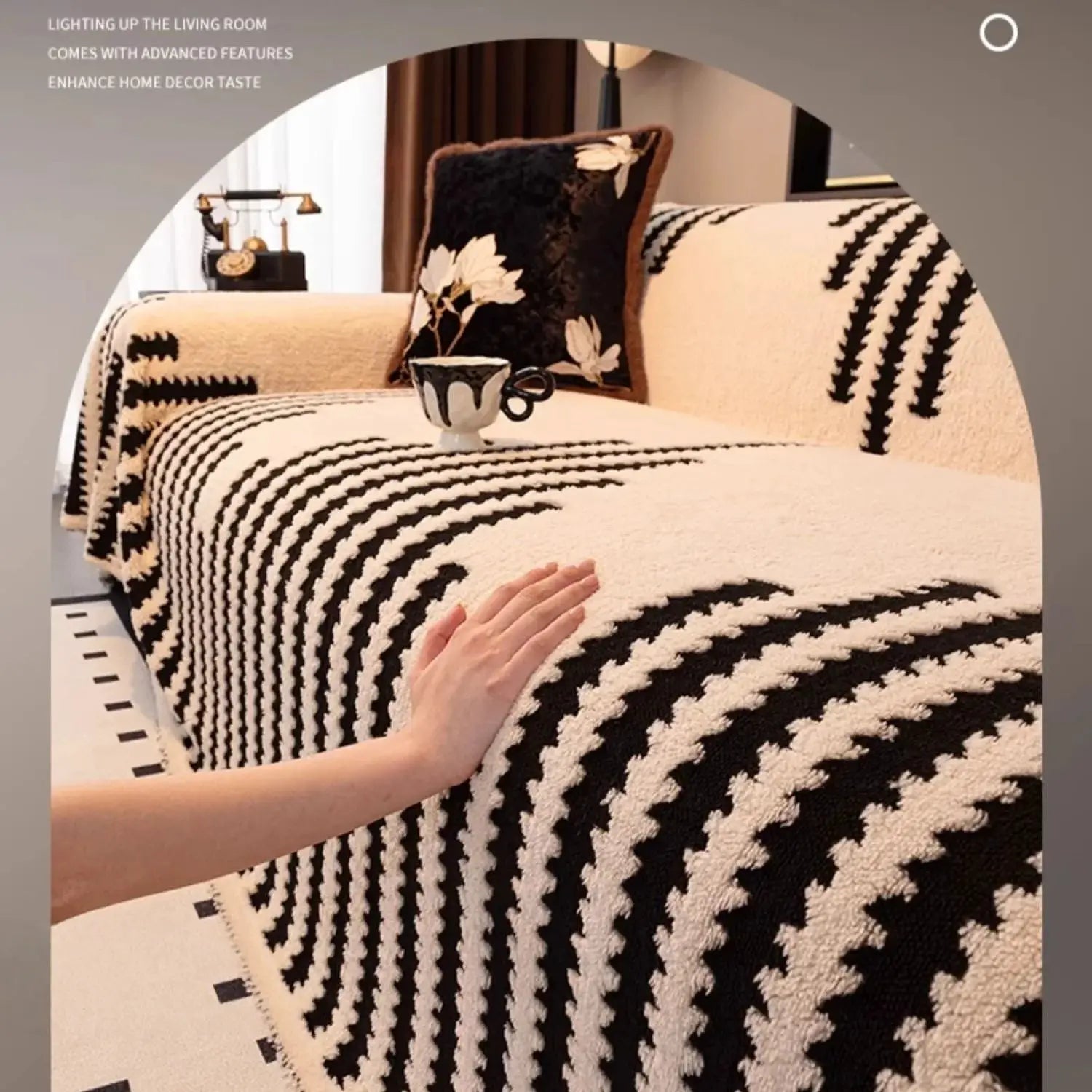 Simples Market thick jacquard fleece sofa throw blanket in black and white zigzag pattern