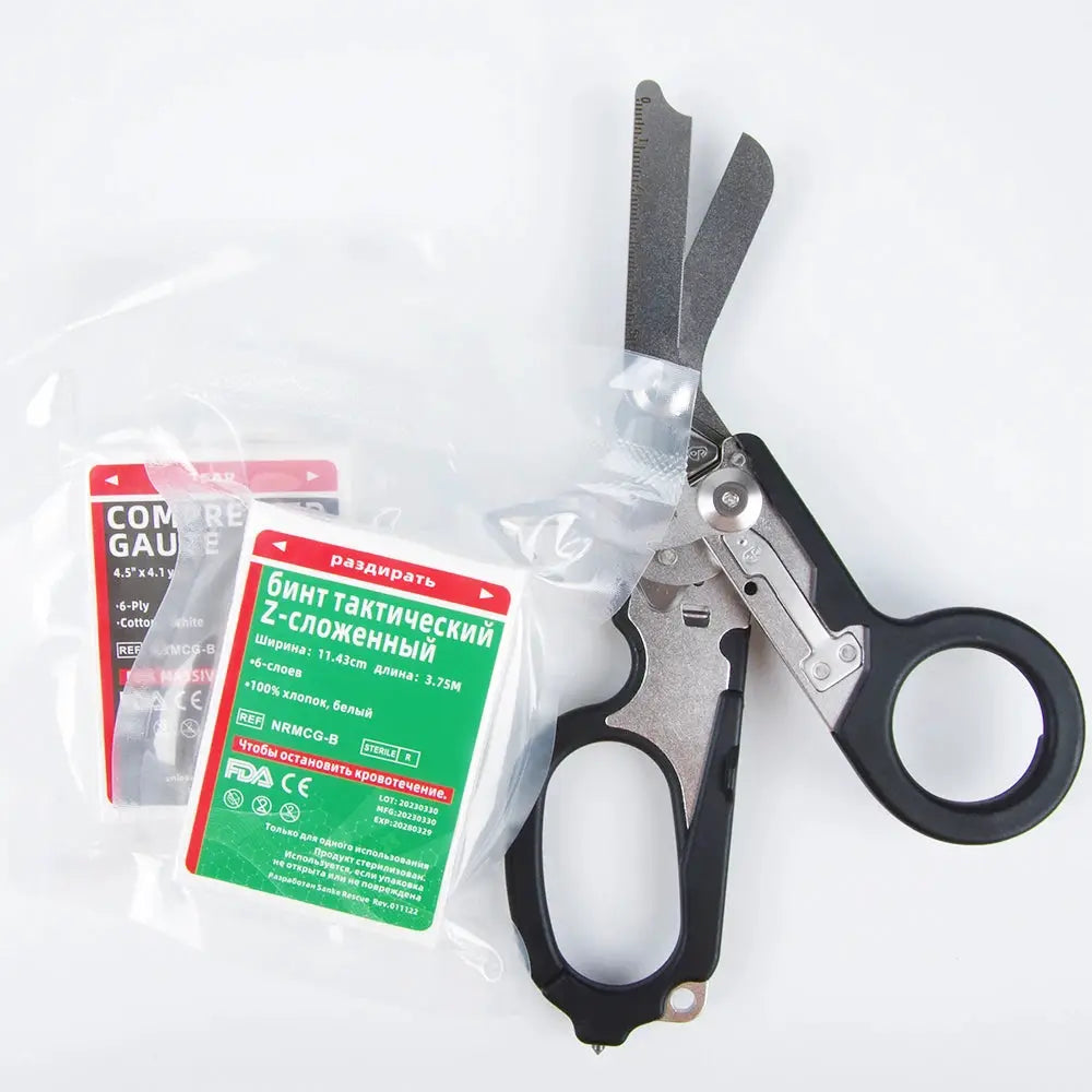 First Aid compressed sterile gauze kit with two vacuum-packed gauze packs and black trauma shears, Simples Market