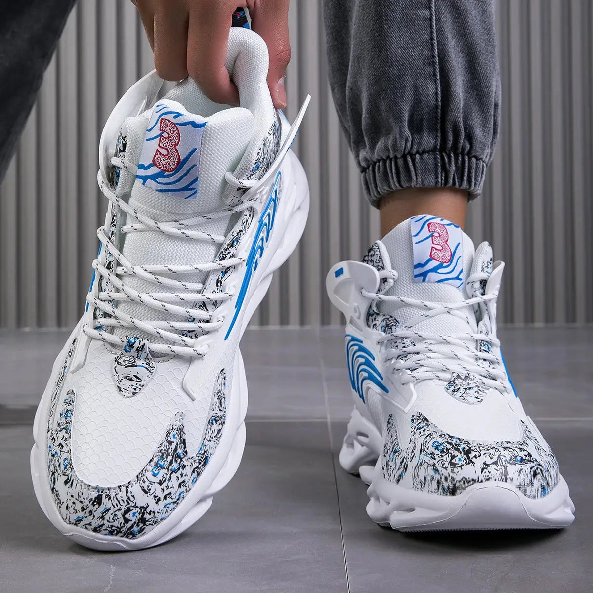 Mens Casual Sneakers Breathable Flyknit Upper Running Shoes Luxury Trainers For Everyday Wear