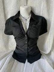 Simples Market black short-sleeve button-down shirt with ruched front, fitted silhouette