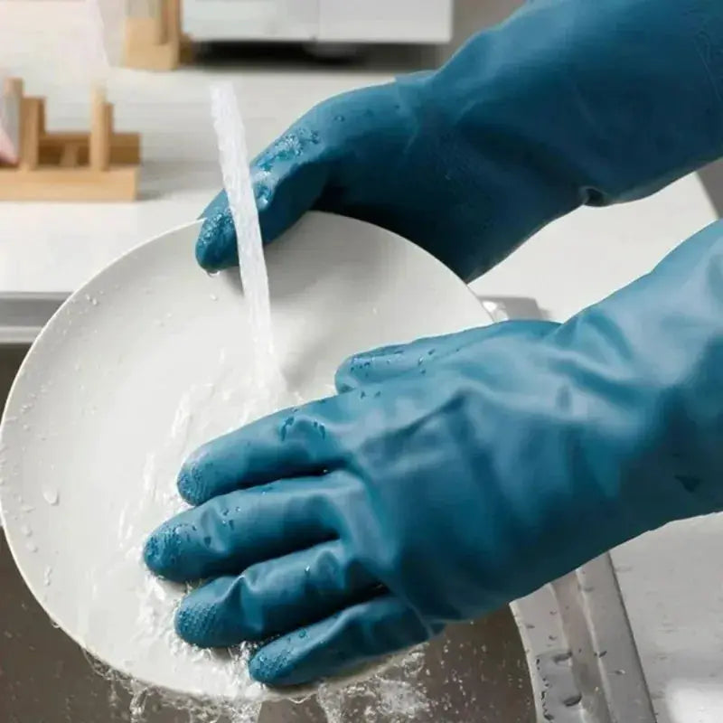 Waterproof cleaning gloves with fleece lining in blue for kitchen and bathroom use