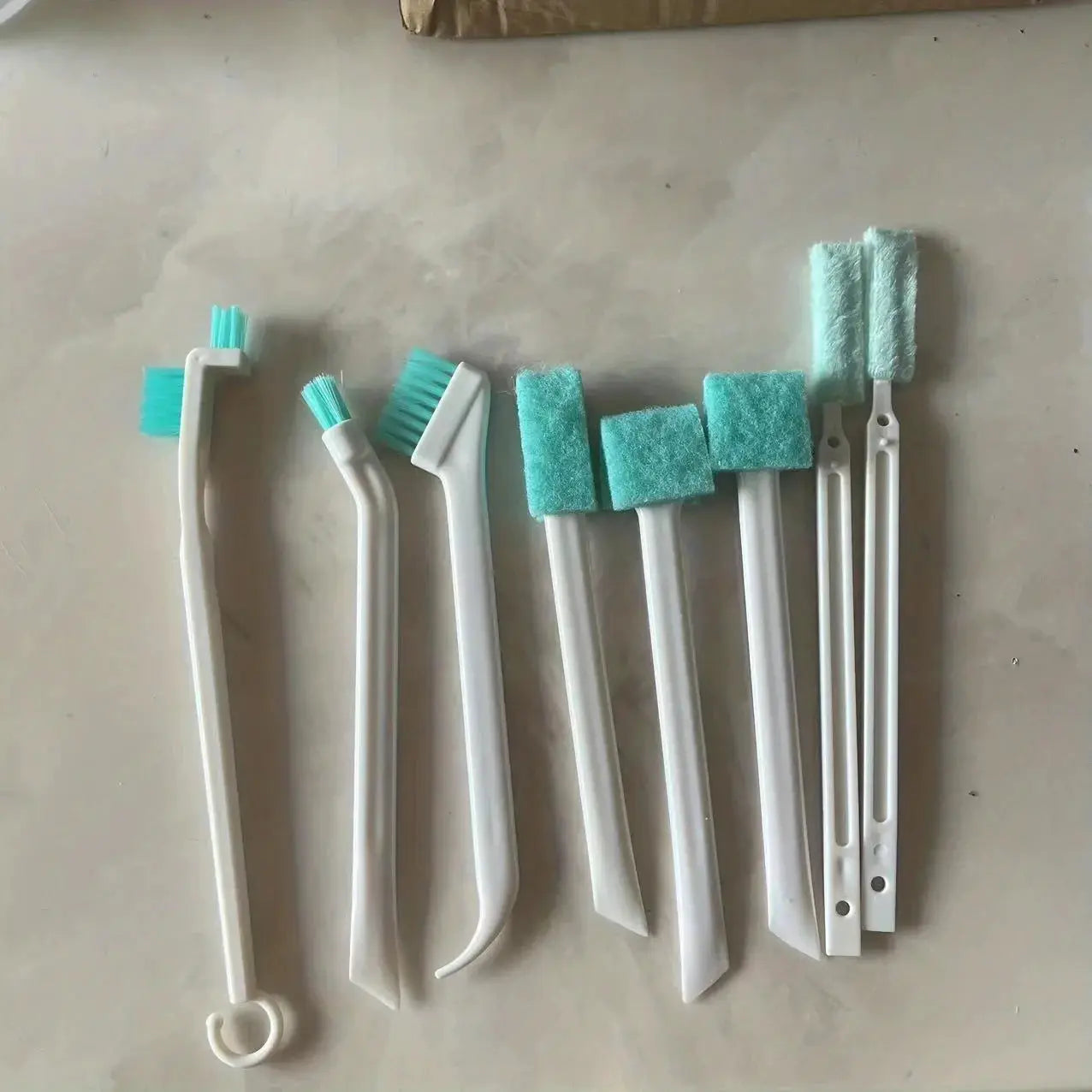 Simples Market 9-piece cleaning brush set with turquoise bristles for bottles, windows and crevices
