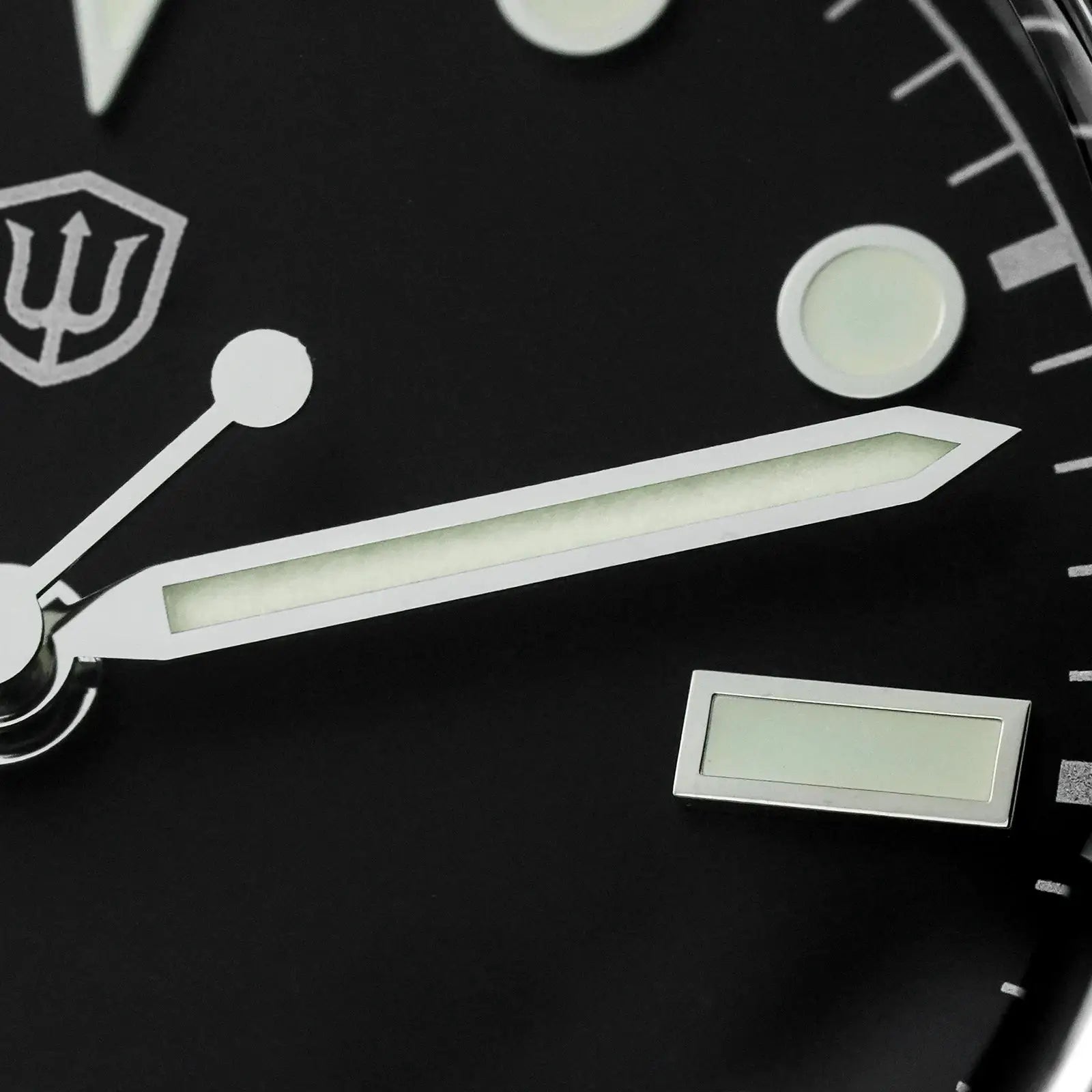 Watchdives WD7922 BB54 analog wristwatch dial; black face with white luminous hands and markers
